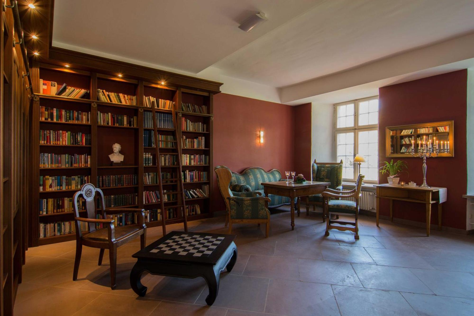 Hotel Schloss Gehrden Brakel エクステリア 写真